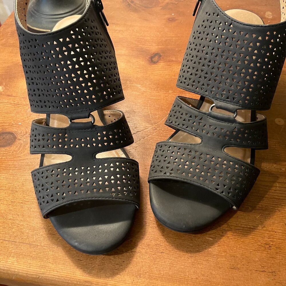 Naturalizer Soul DEZ Heeled Sling Back Sandal Size 8.5